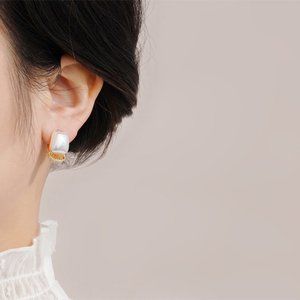 Brand new fashion earrings